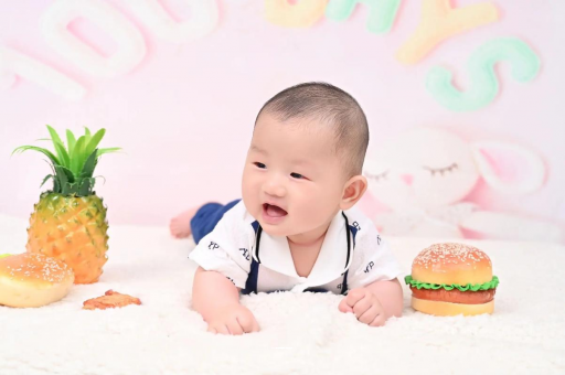 中卫宝宝在妈妈肚子里